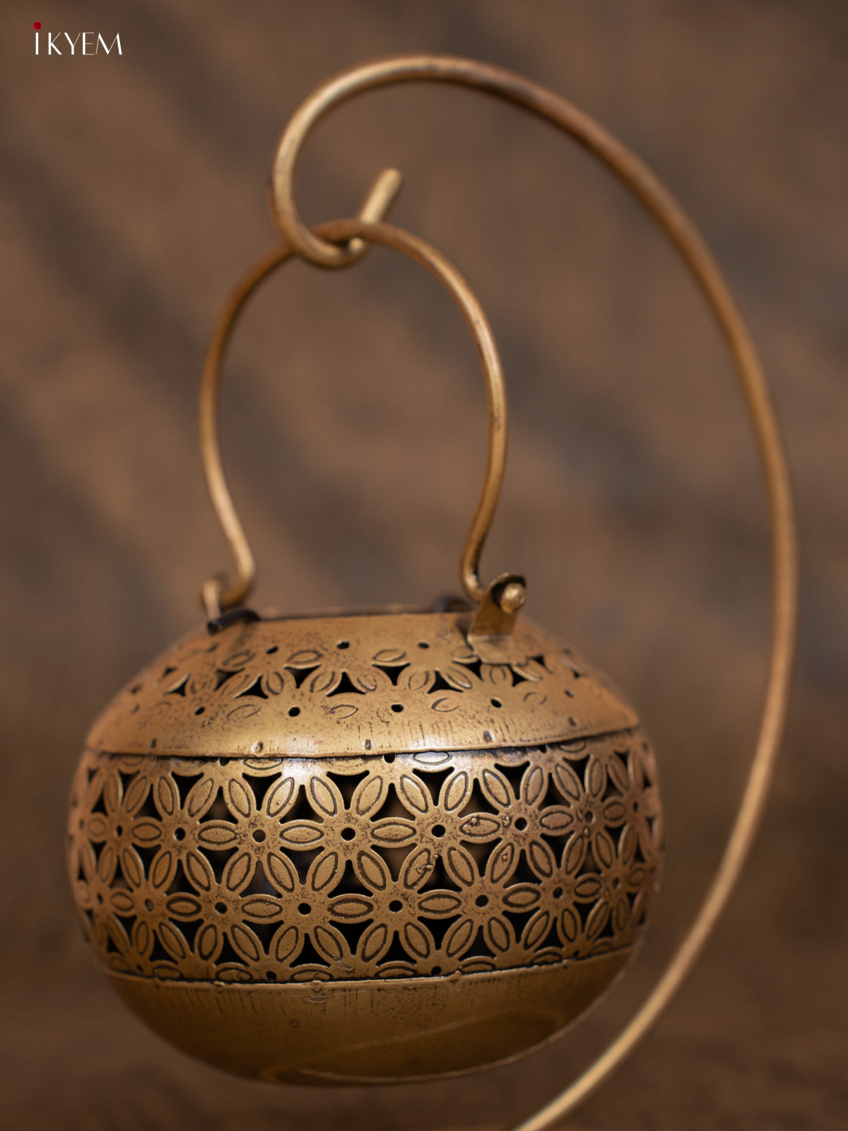 Iron T-light in Jhaali Pattern with Stand - Small - 10 Inch- KB01112