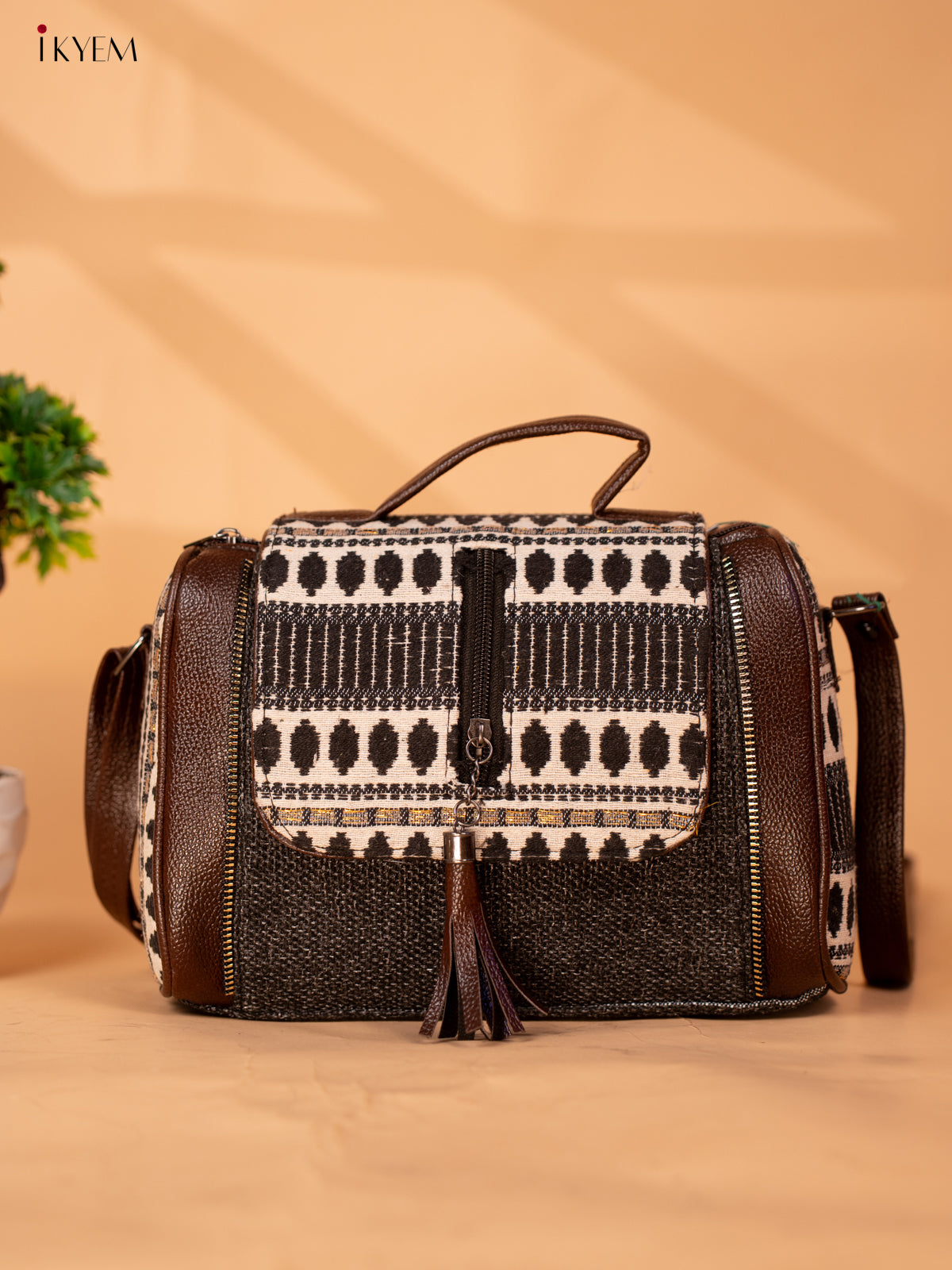 Jacquard Sling Bag with Printed Flap - Black - KB22121