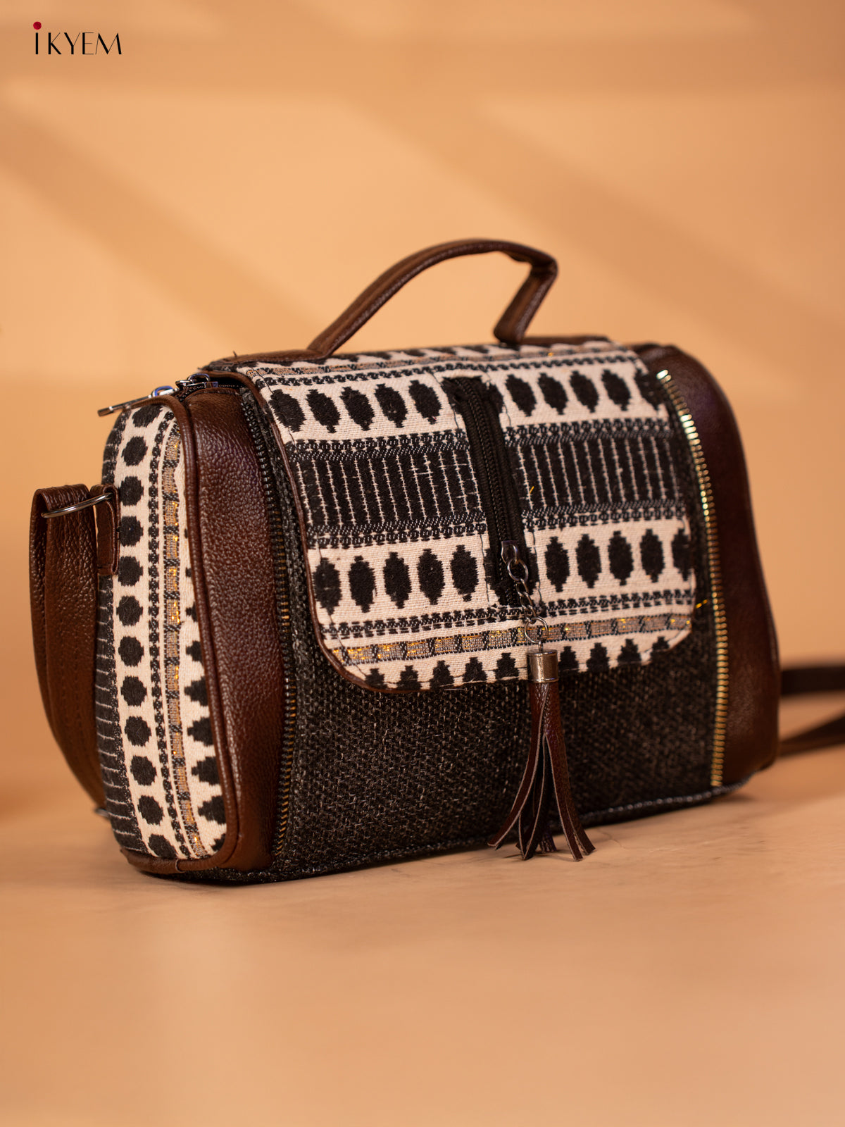 Jacquard Sling Bag with Printed Flap - Black - KB22121