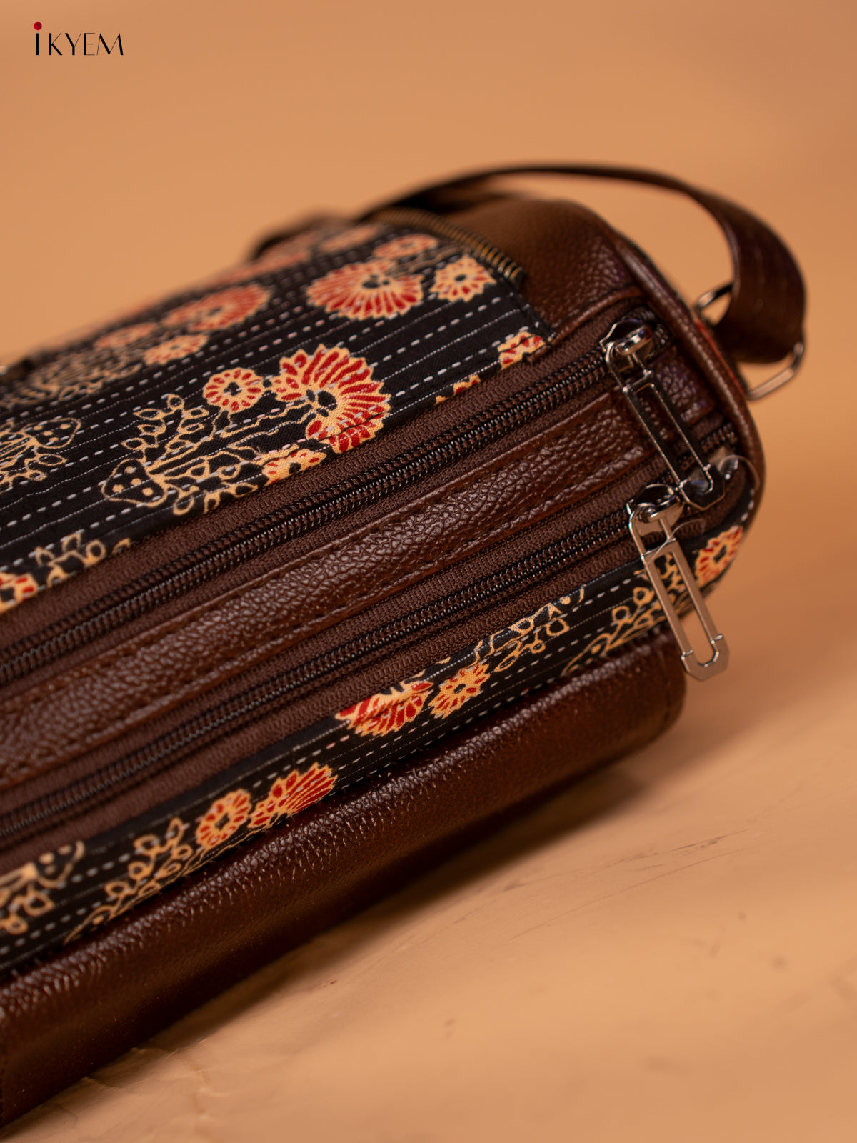 Printed Sling Bag - Floral Black - KB22135