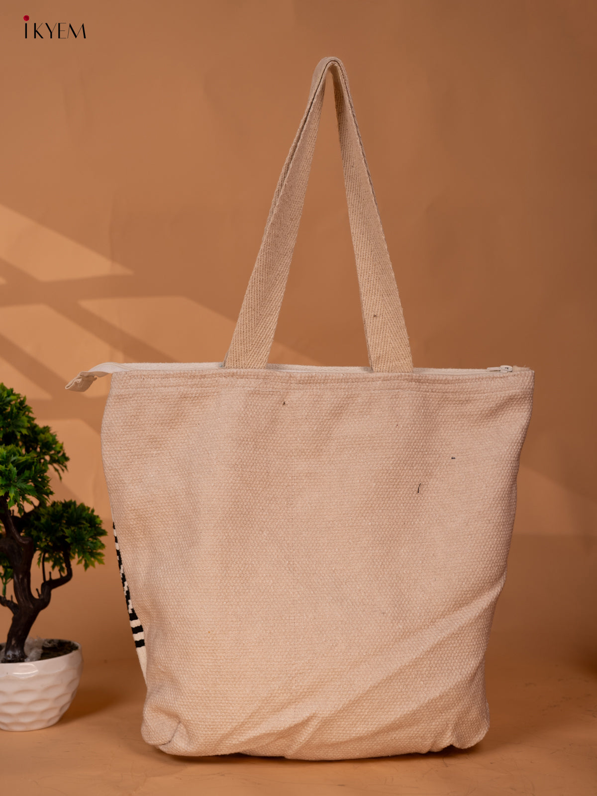 Hand Woven Cloth Bag - Black & White - KB22156