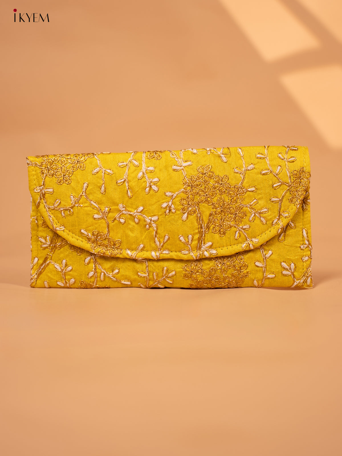 Clutch Purse with Floral Embroidery - KC29123