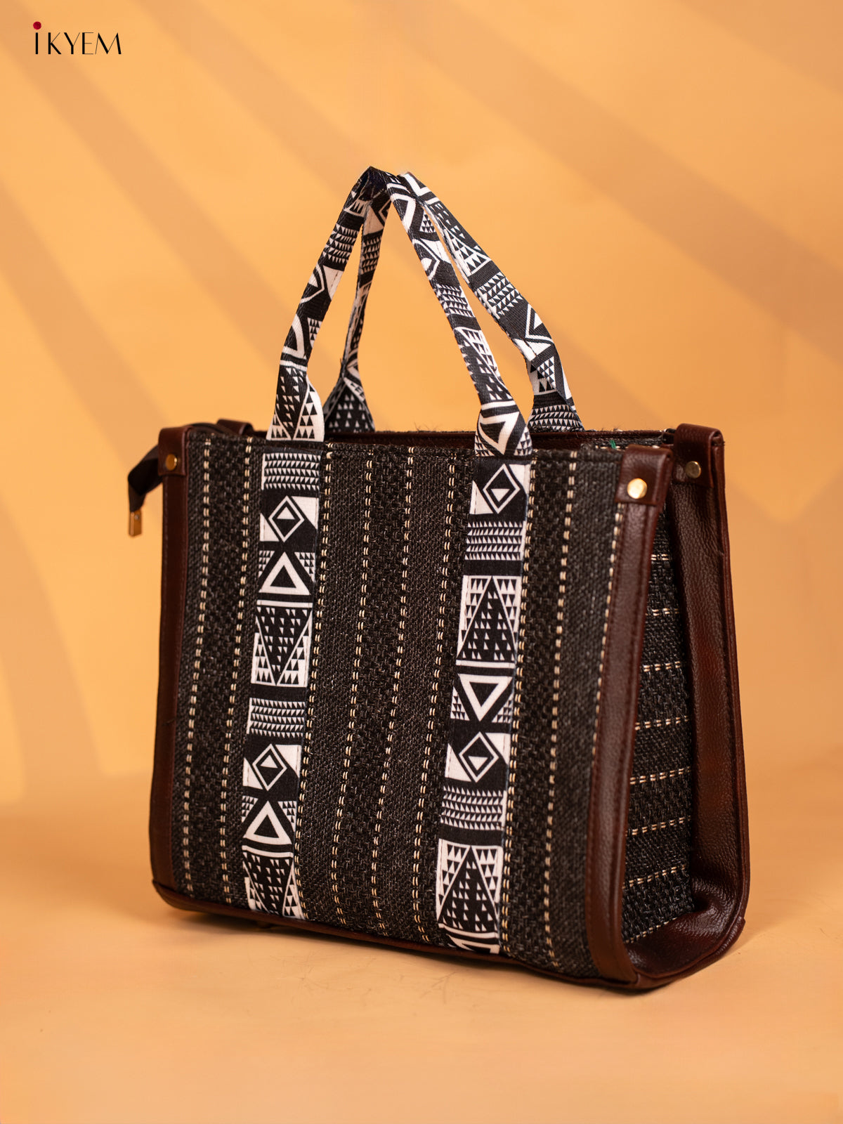 Jacquard Handbag Leather sling with Geometric Printed Sling - Black with White - KD05124