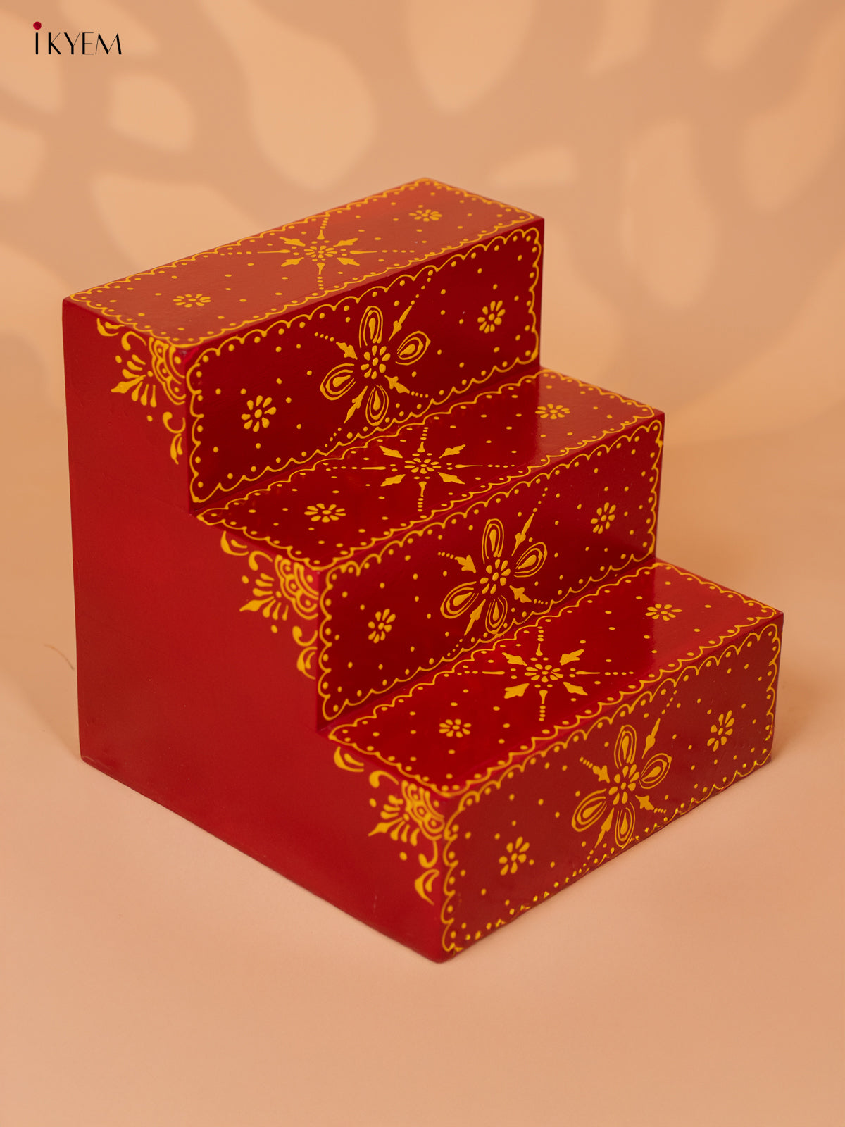 WOODEN HANDPAINTED 3-STEP GOLU PADI - RED - KD18139