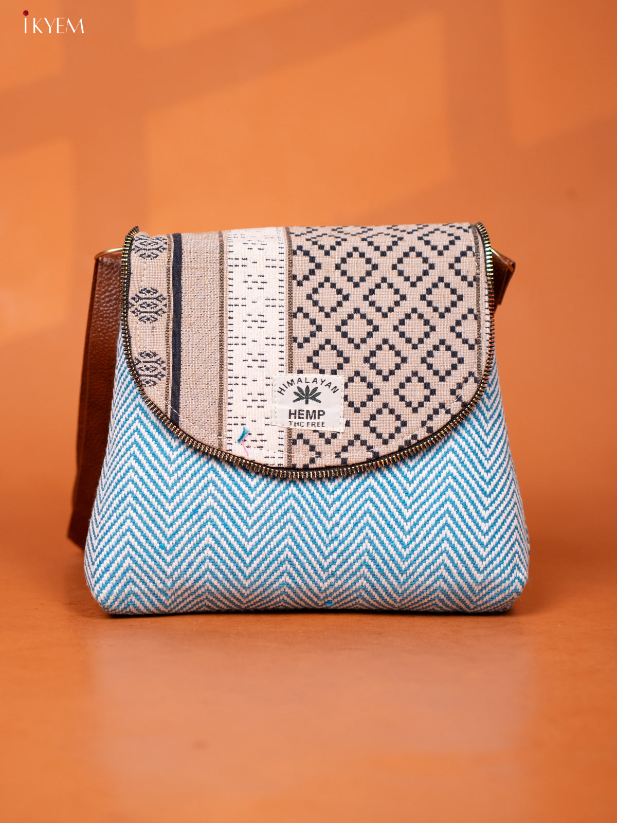jacquard Leather Sling bag with Printed Flap - sky blue -KD26925
