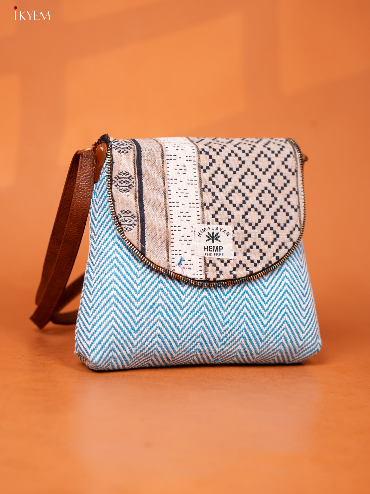 jacquard Leather Sling bag with Printed Flap - sky blue -KD26925