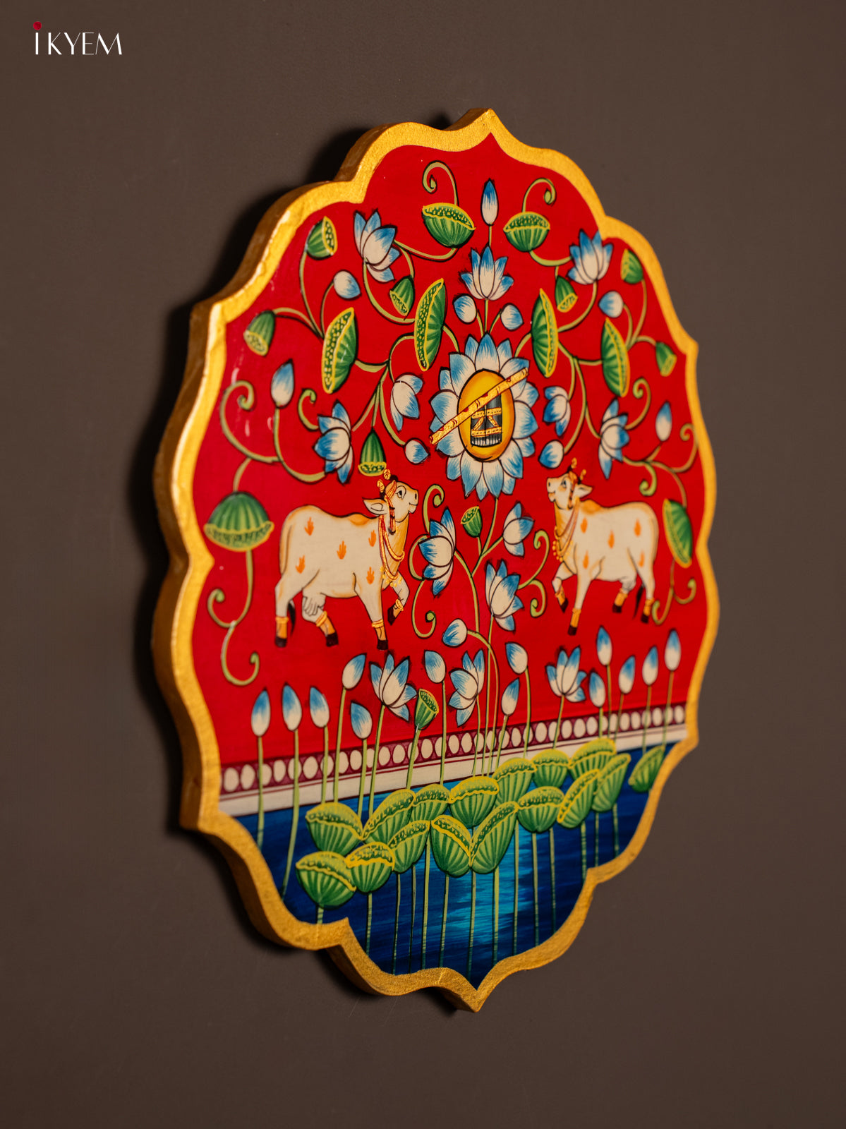 Wooden Hand painted Wall hanging plates - Cow - KE29193