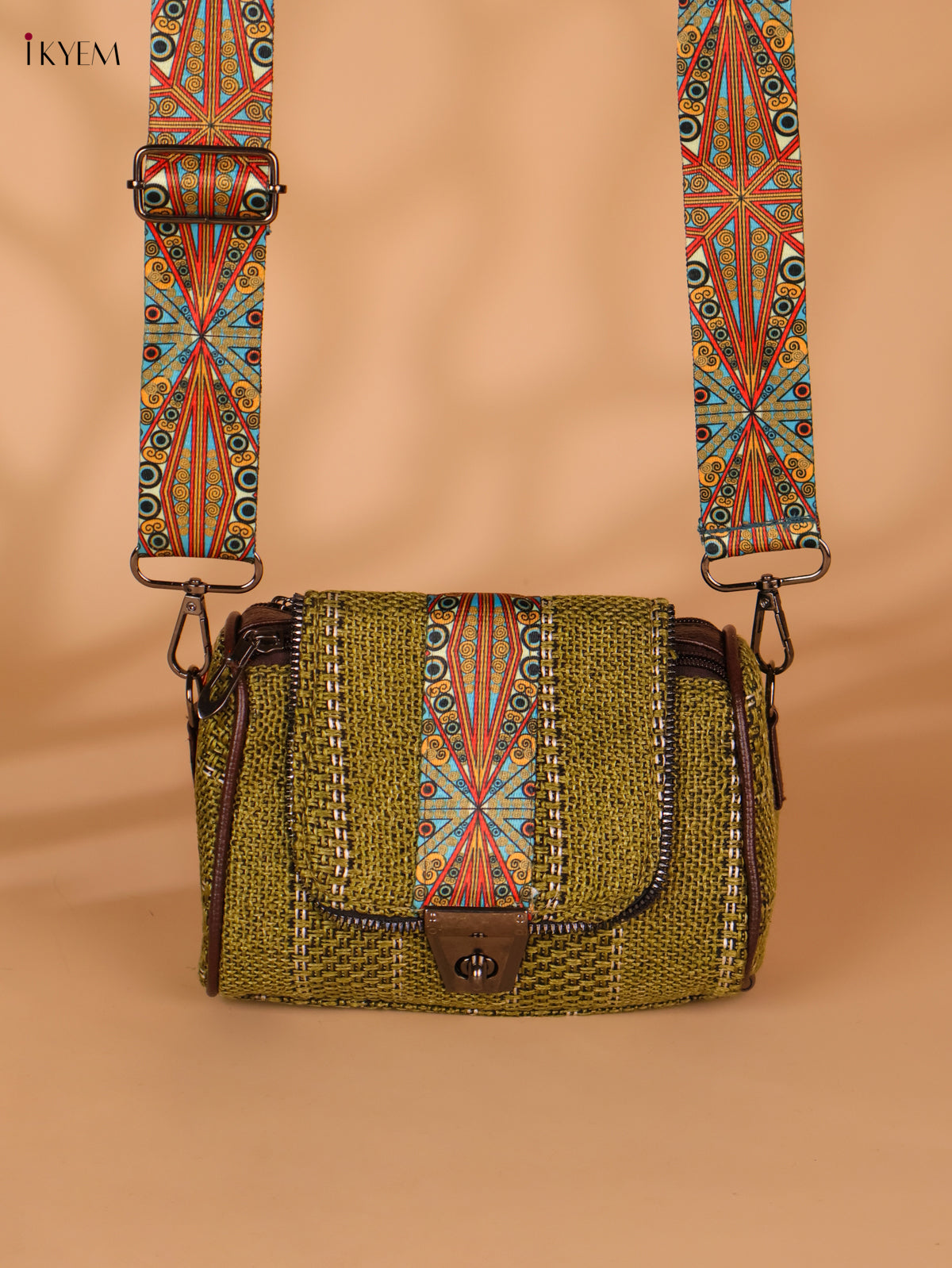 Printed sling bag - Green
