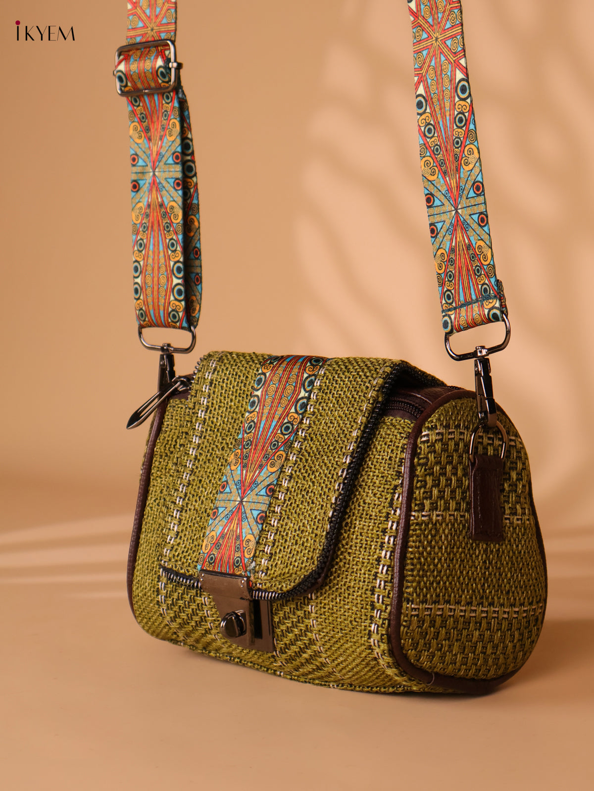 Printed sling bag - Green