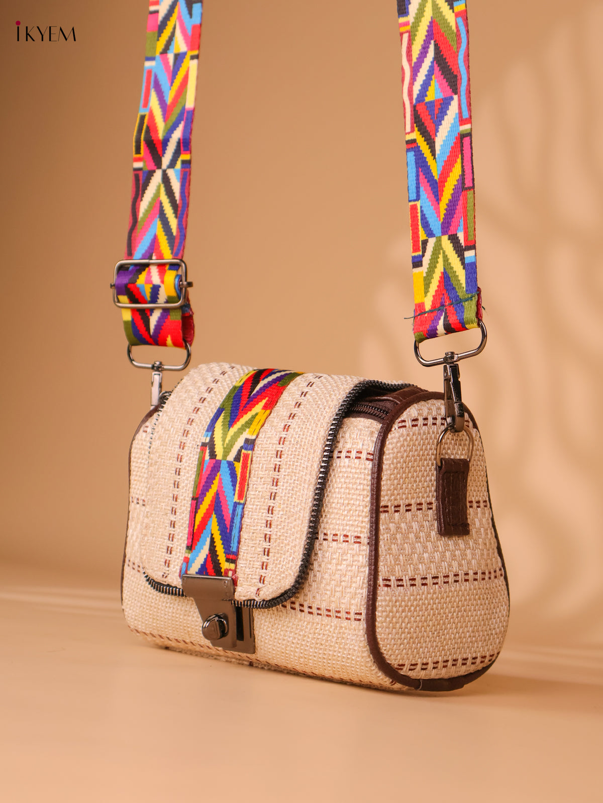 Printed sling bag - Cream