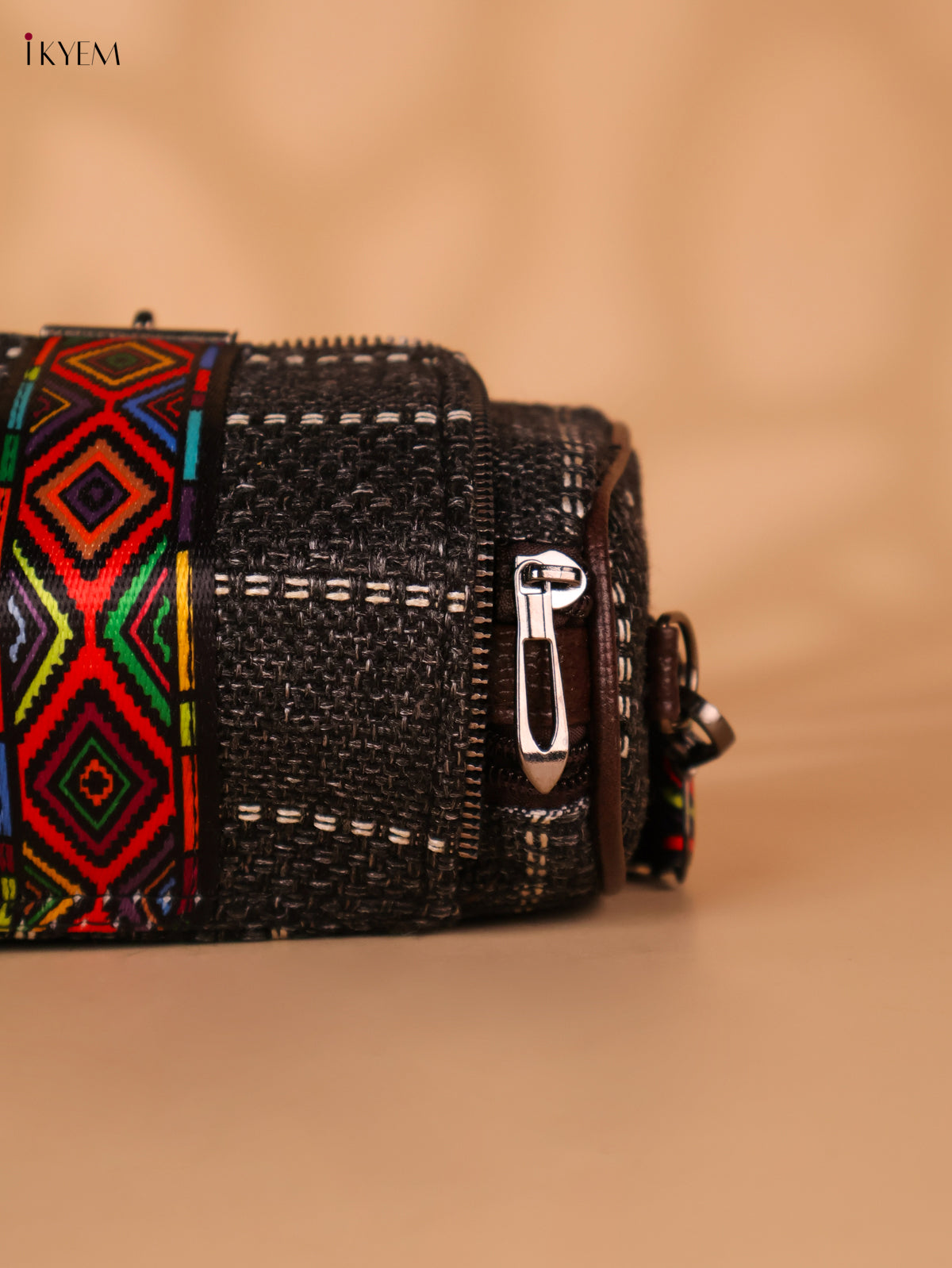 Printed sling bag - Gray