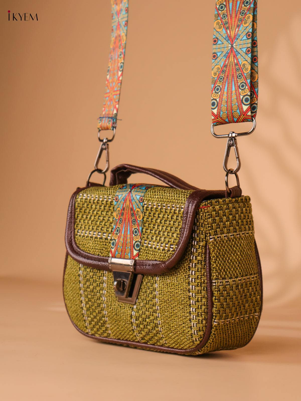 Printed sling bag - Green