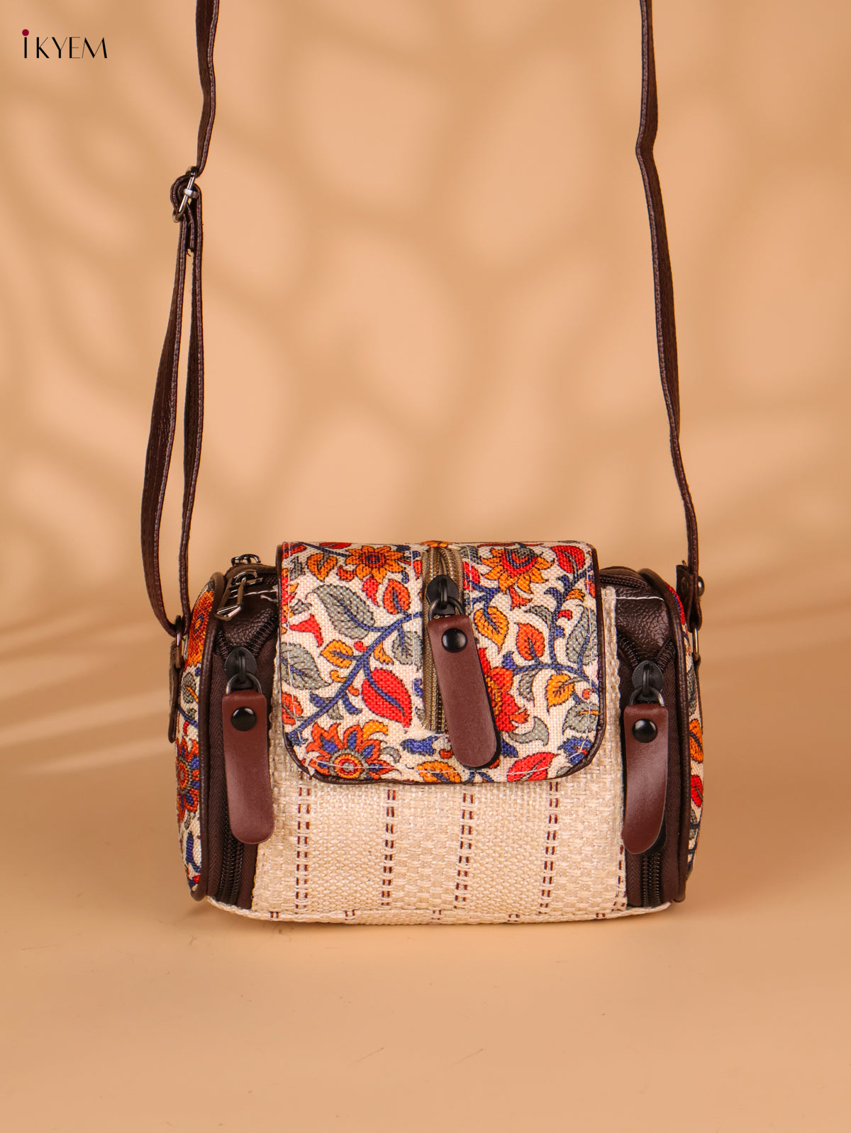 Printed sling bag - Cream