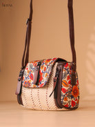 Printed sling bag - Cream