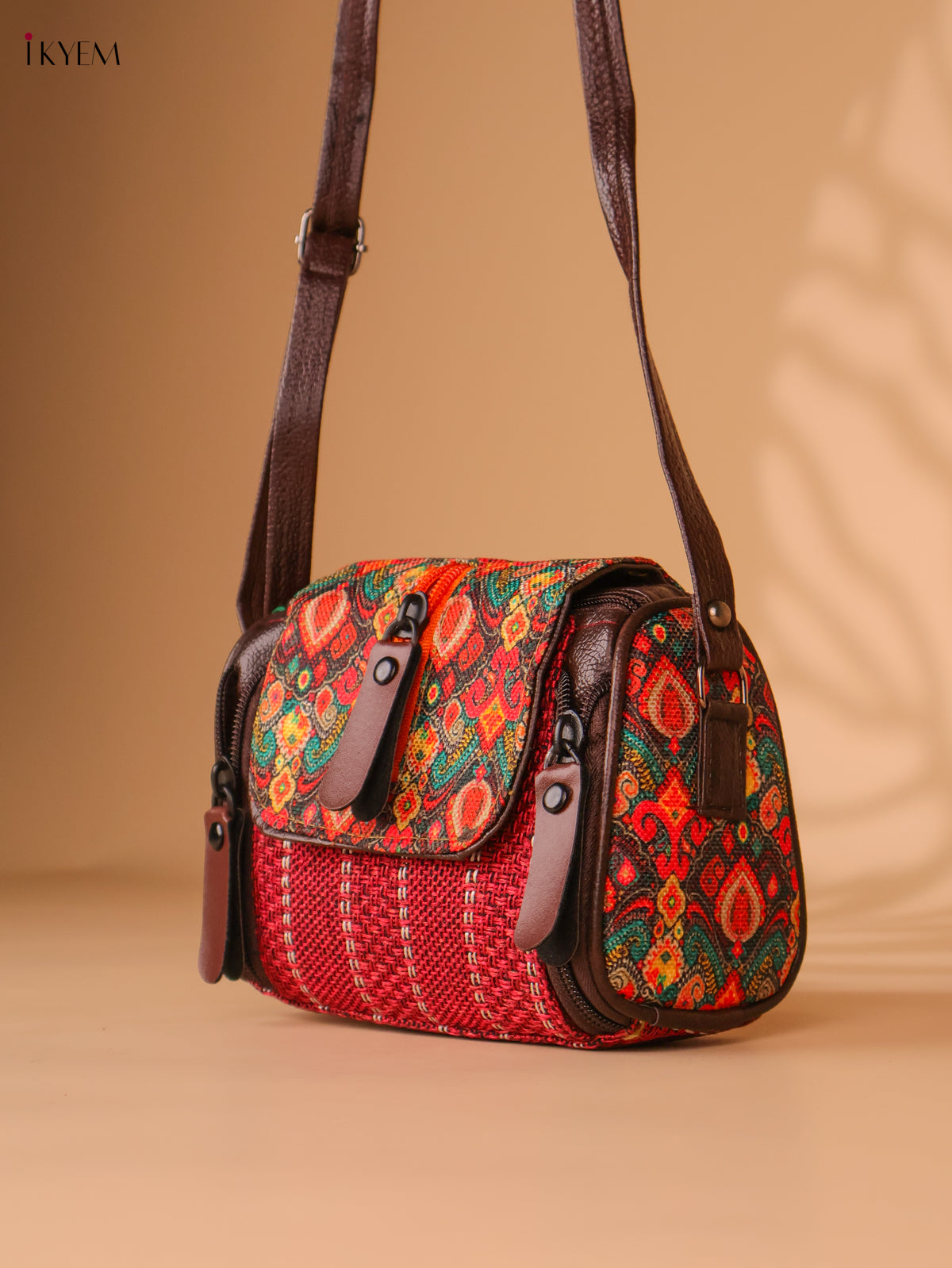 Printed sling bag - Red