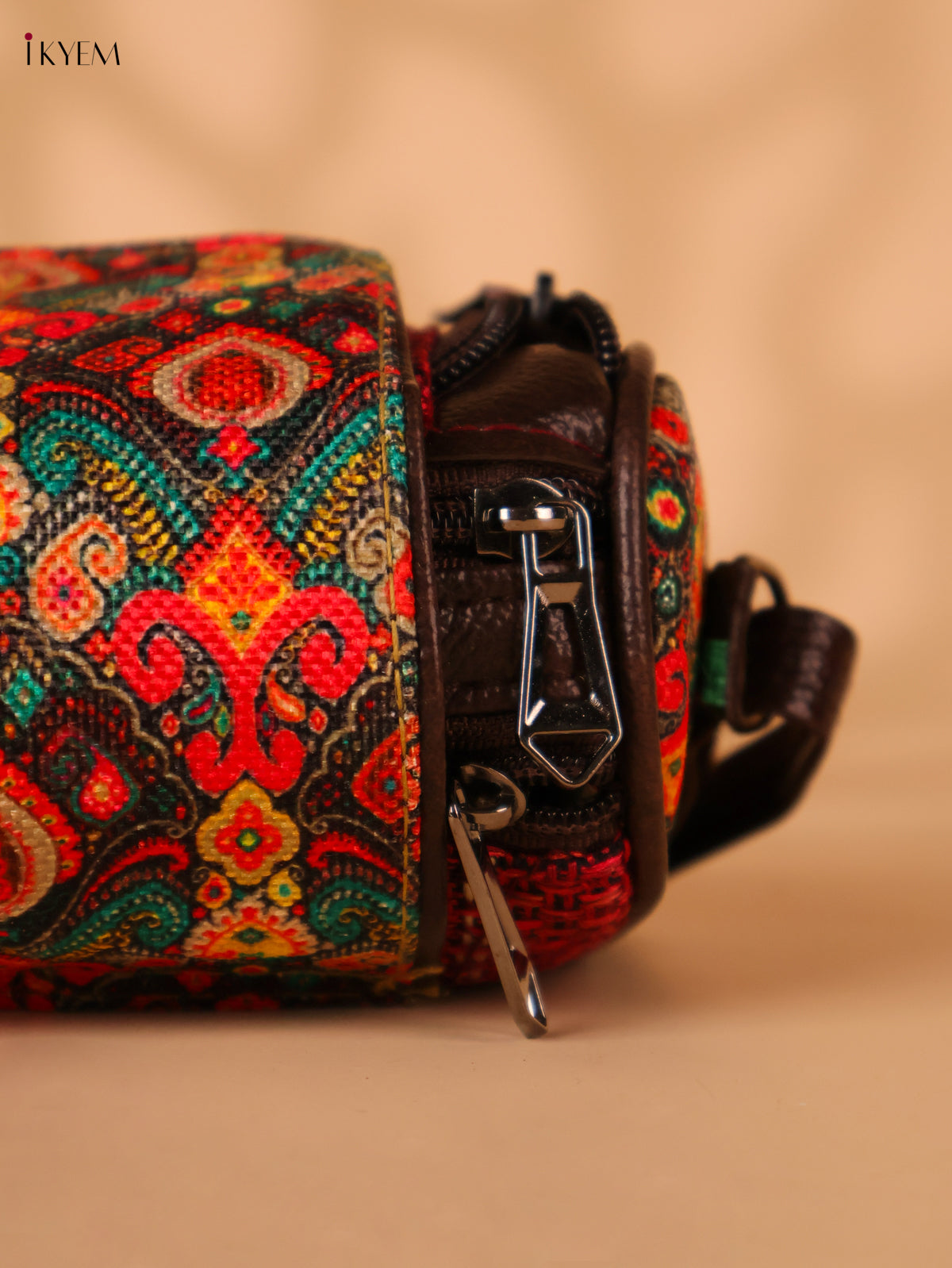 Printed sling bag - Red