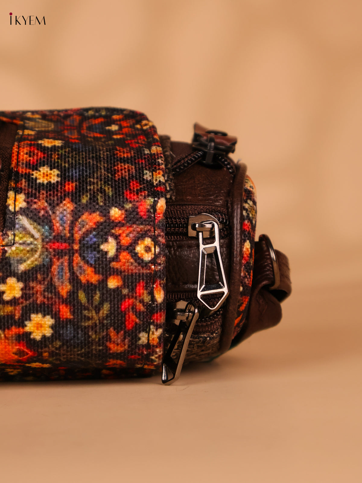 Printed sling bag - Brown