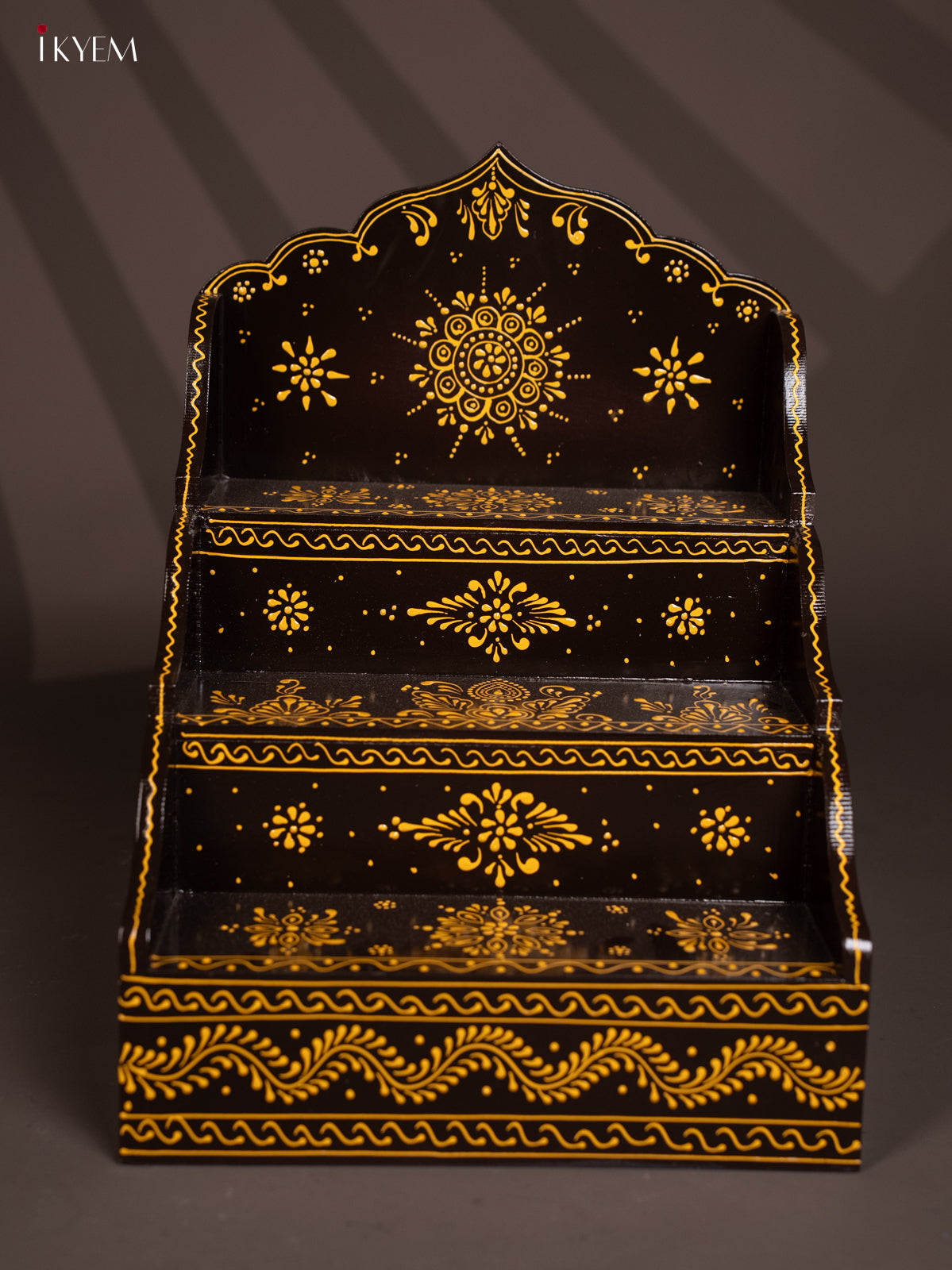 WOODEN HANDPAINTED 3 STEP GOLU PADI - Coffee brown - KG01120