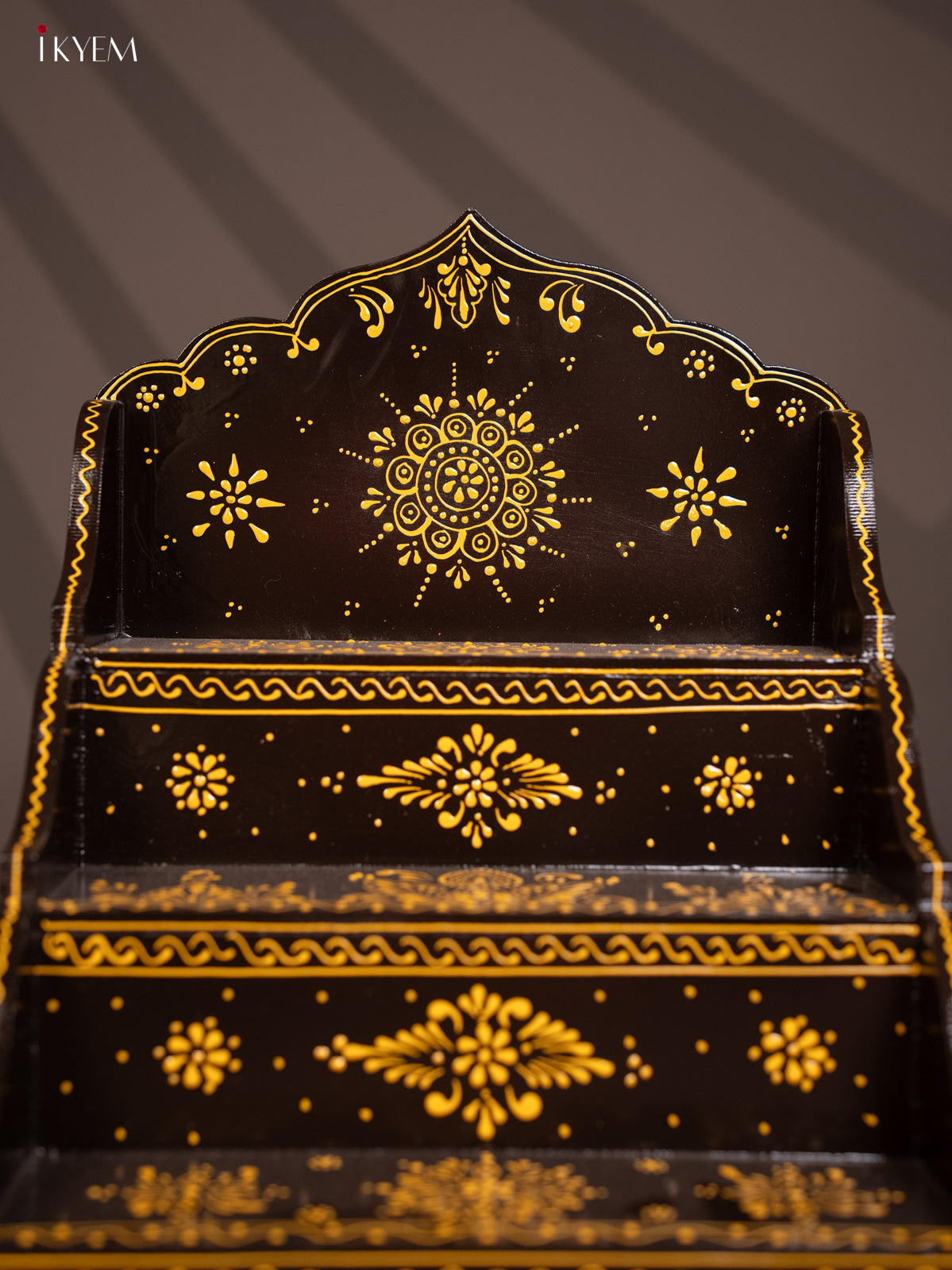 WOODEN HANDPAINTED 3 STEP GOLU PADI - Coffee brown - KG01120