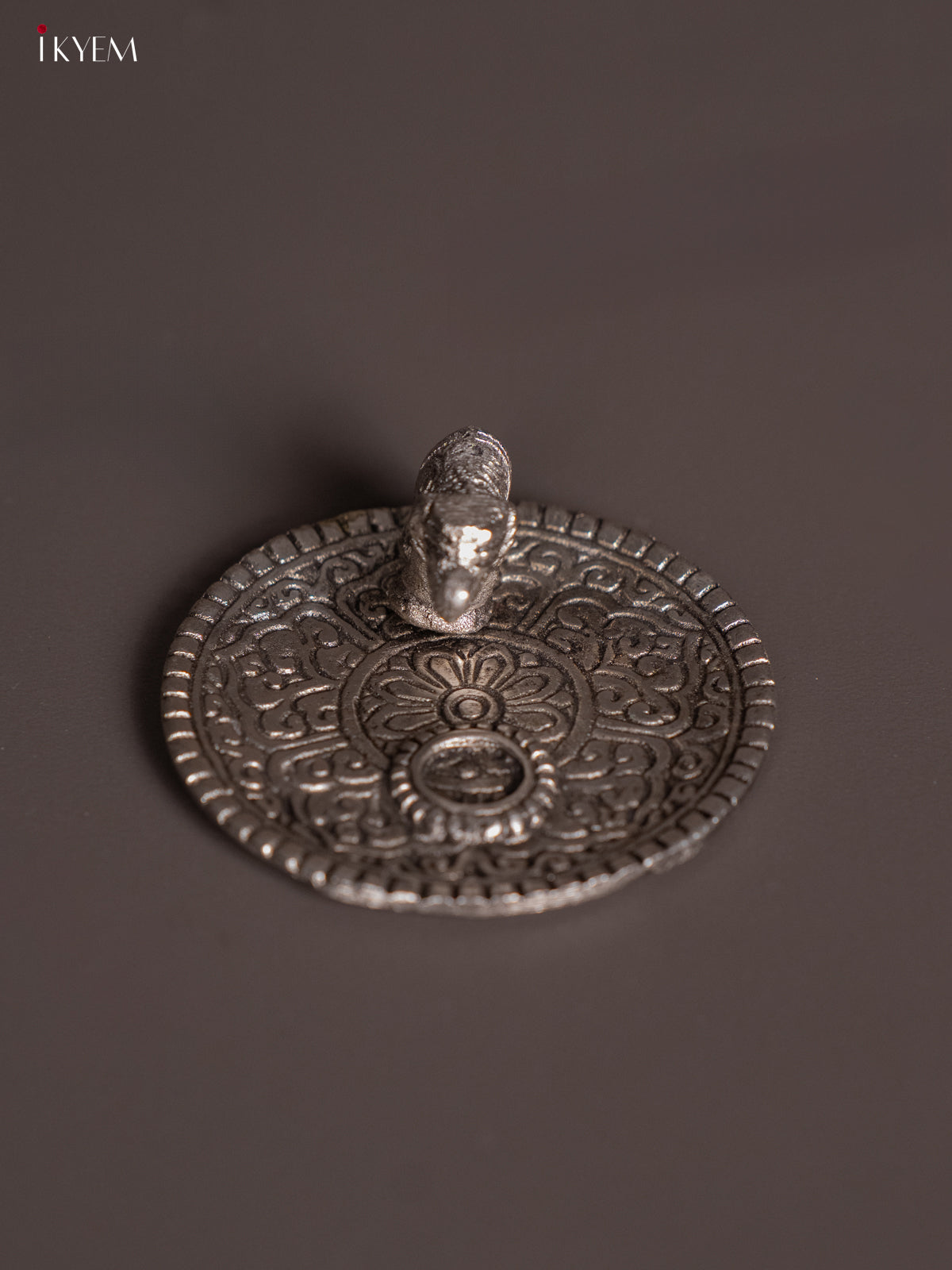 Majestic Silver Plated Agarbathi Stand With Elephant Idol 2