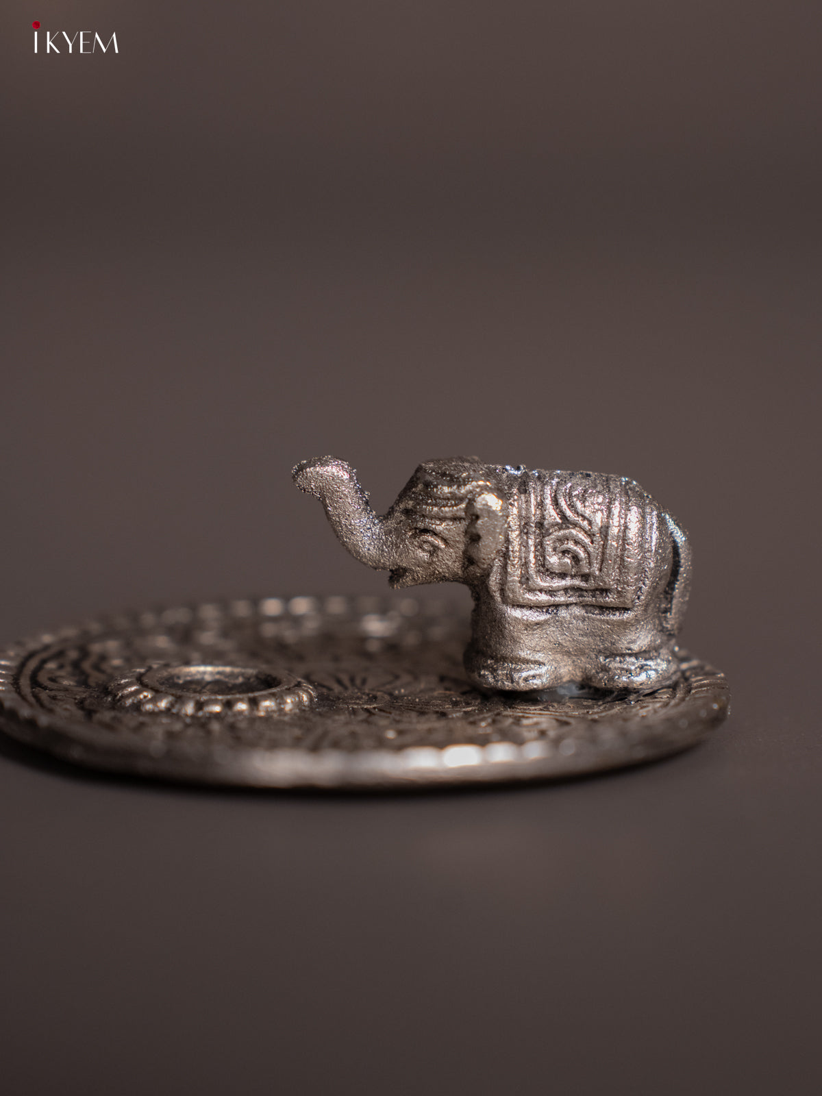 Majestic Silver Plated Agarbathi Stand With Elephant Idol 3