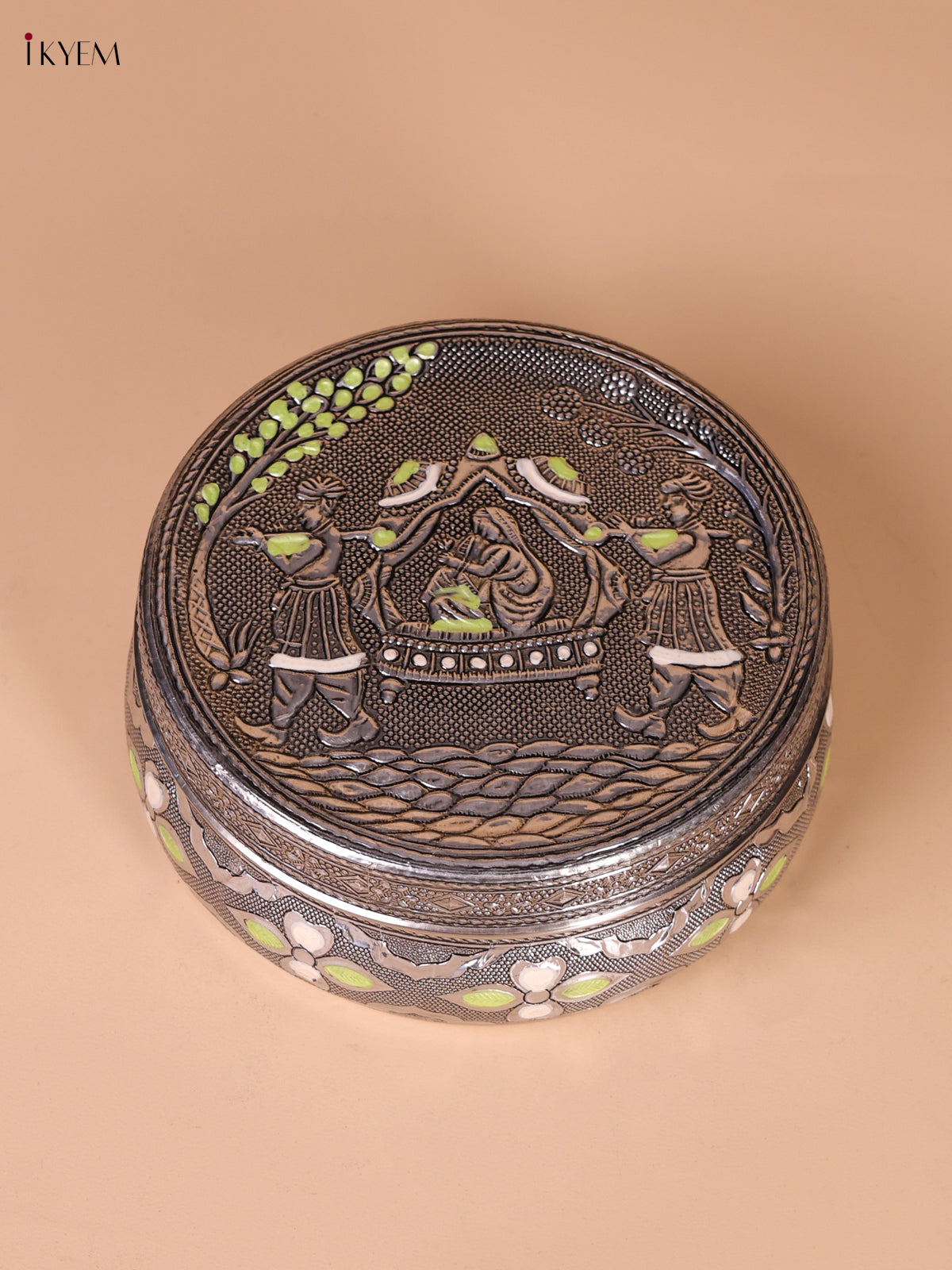 Oxidized Silver Storage Box With Pallaku Design 1