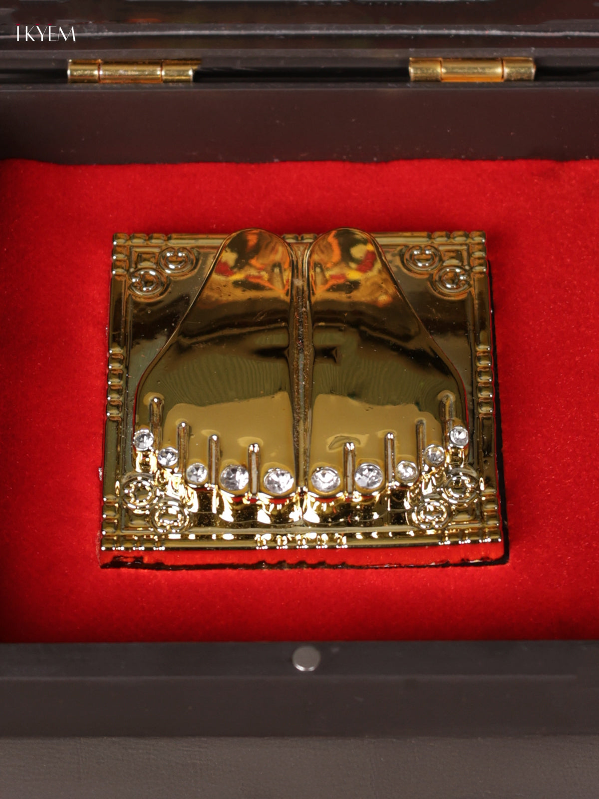 Regal Dark Color Paduka Box With Lord Venkateshwara Picture & Footprints 2