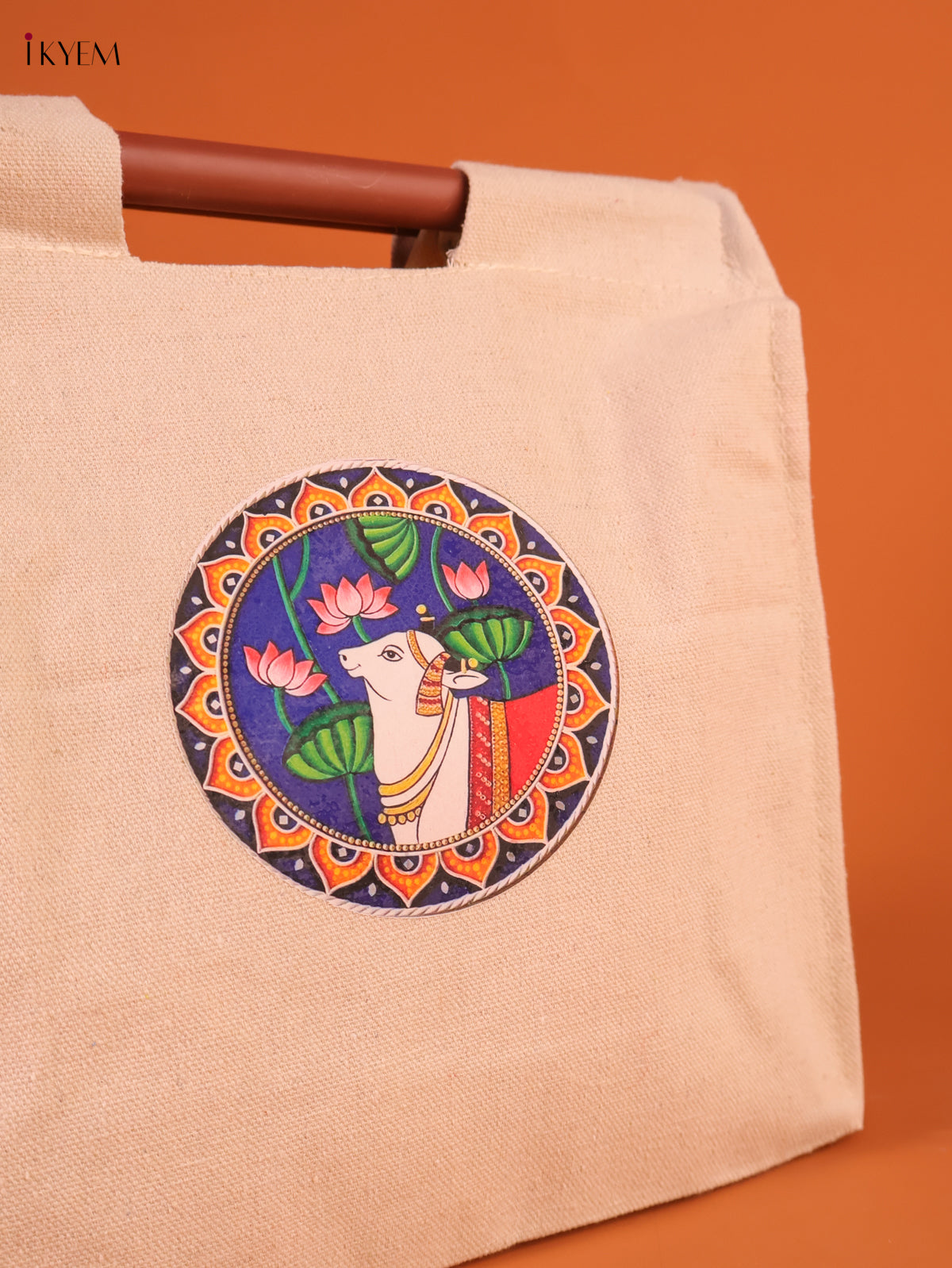 Rustic Beige Pichwai Cow Printed Cotton Kattapai 2