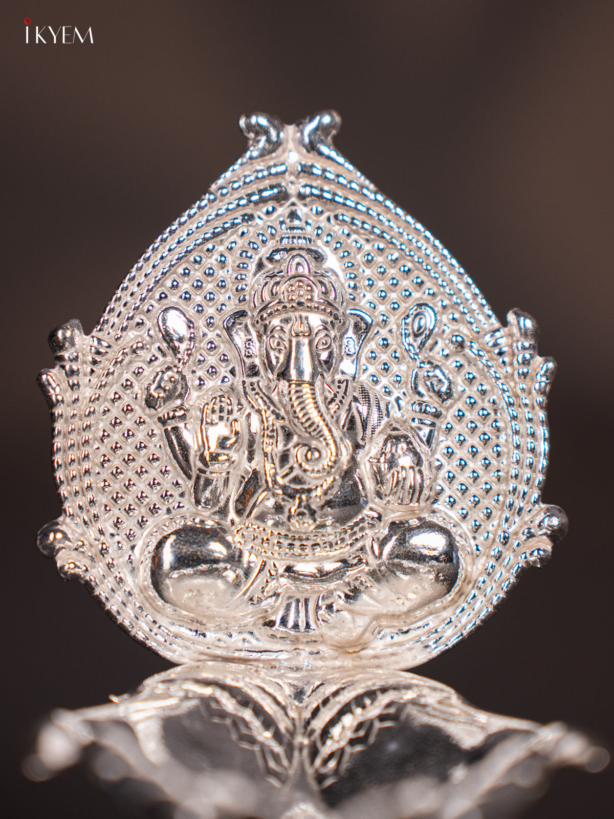 Stunning Ganesha german silver kuthu vilakku