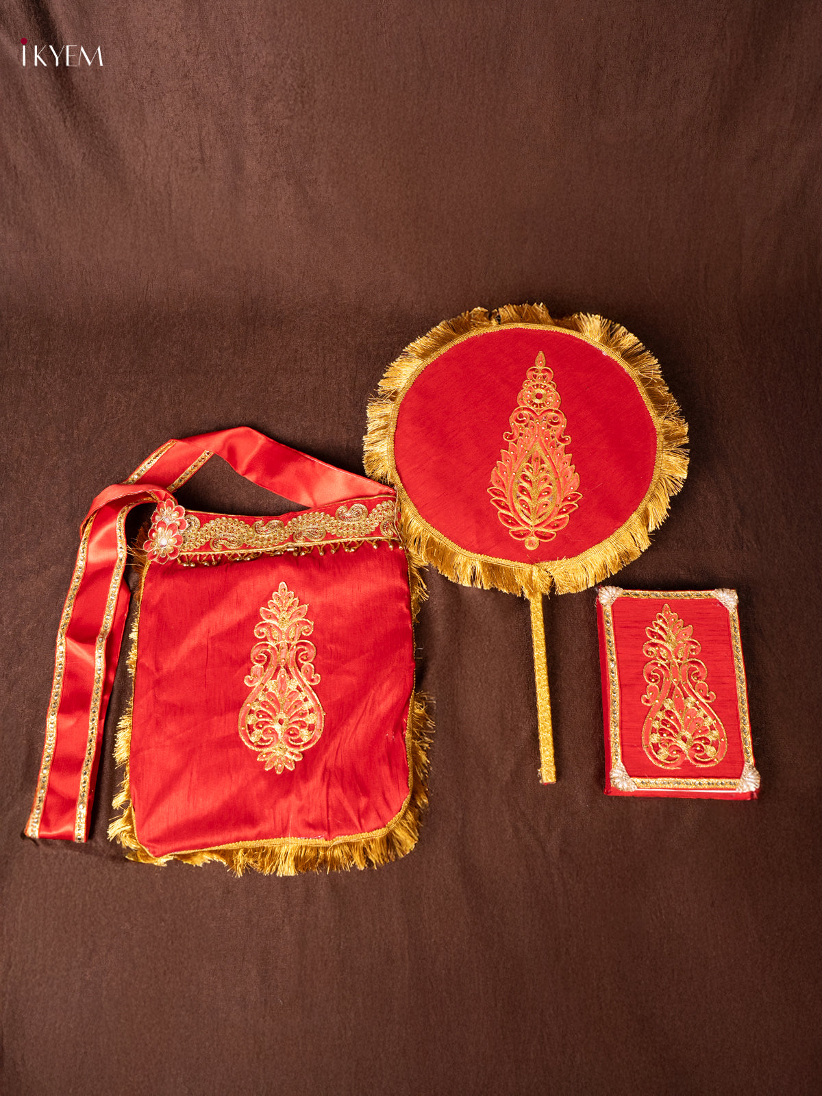 Stunning Red & Gold Kasi Yatra Set