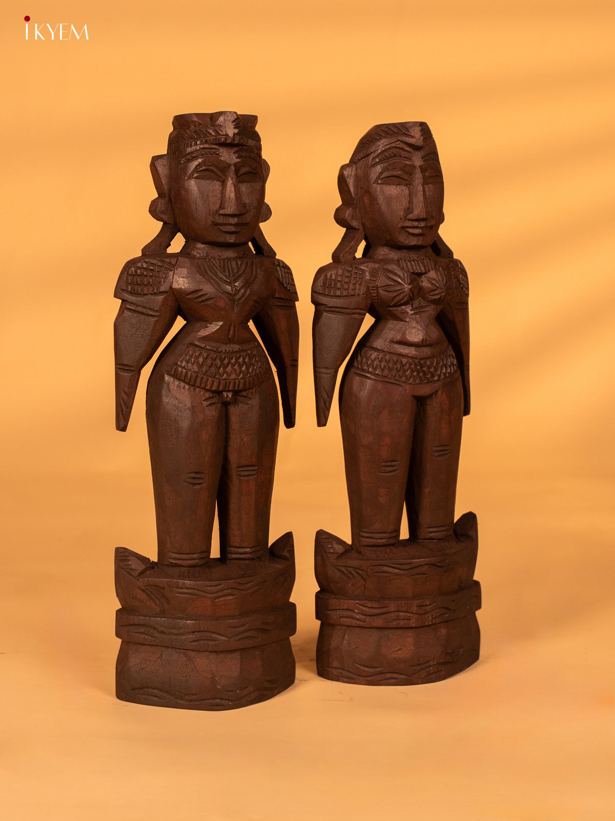 Timeless Hand Carved Wooden Marapachi Couple Doll 2