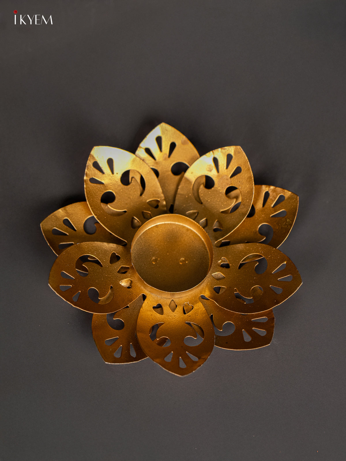 Timeless Metal Leaf Shaped T Light Candle Holder - (5x5) Inches