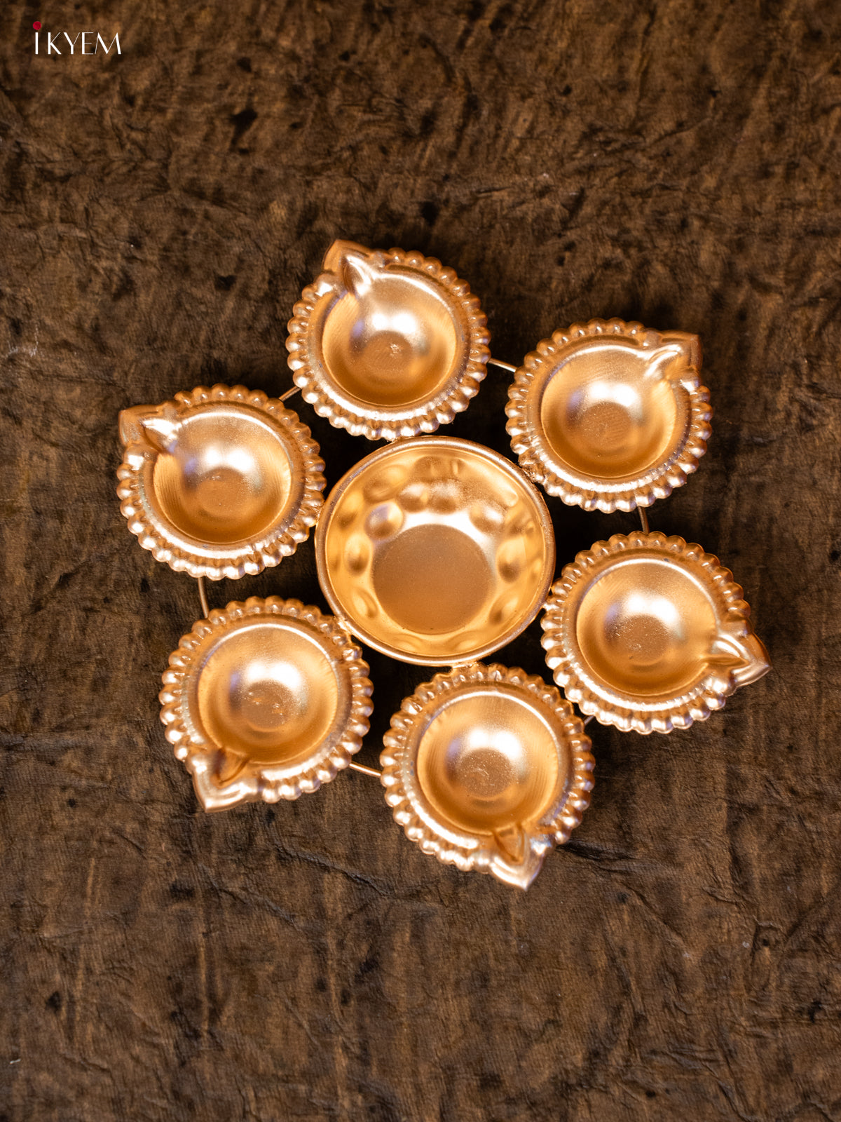 Traditional Metal Painted 6-Face Diya Urli 