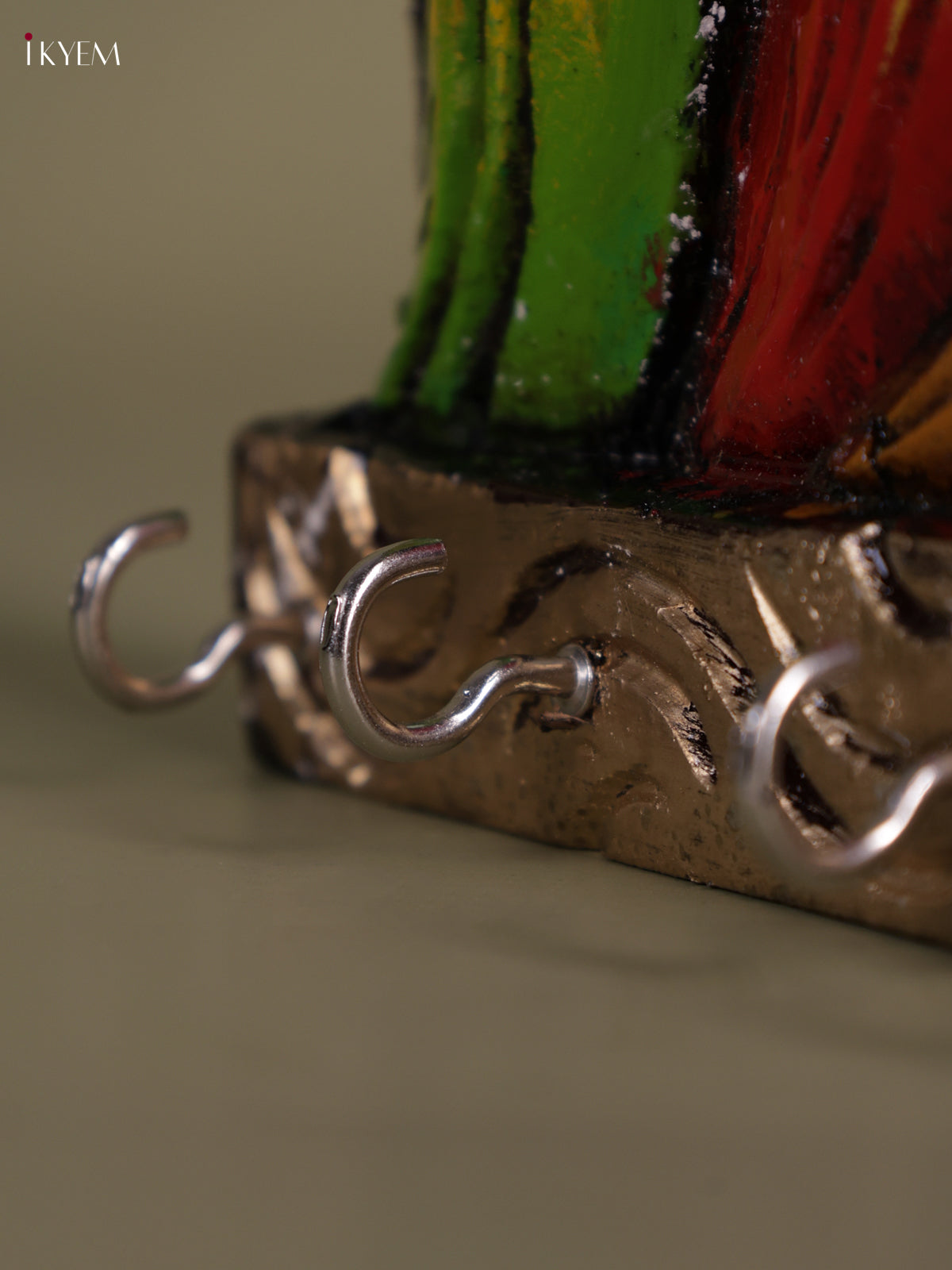 Traditional Wooden Hand carved Parrot Key Hanger 2